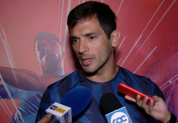 Roque Santa Cruz analiza el futuro inmediato de Olimpia