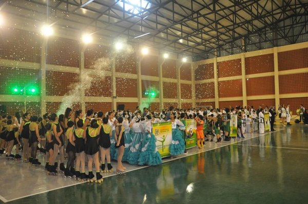 Cooperativa San Lorenzo inaugura polideportivo - Nacionales - ABC Color