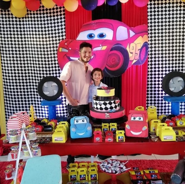 FESTICHOLA. Dahiana y Júnior, juntos por su hijo cumpleañero