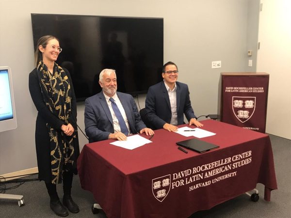 Un paraguayo por año estudiará en Harvard
