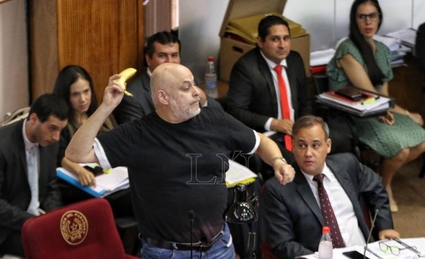 HOY / Danza de nombres para suplirlo: hasta banca de Payo genera conflicto en Senado