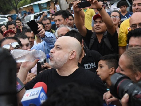 Payo Cubas busca la eclosión social contra la "prepotencia política"
