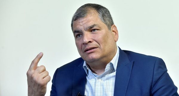 Rafael Correa atribuye al caso INA Papers el bloqueo de su página en Facebook | .::Agencia IP::.