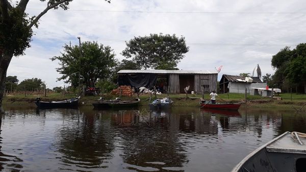 Entregan víveres a damnificados de Antequera  | Paraguay en Noticias 
