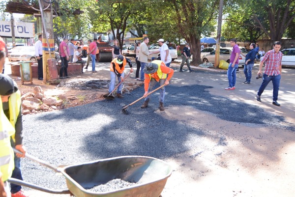 Inician reparaciones en principales avenidas con enormes baches