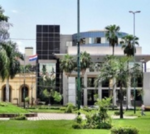 Diputada requirió asistencia y no había médicos en 'hospital' - Paraguay.com