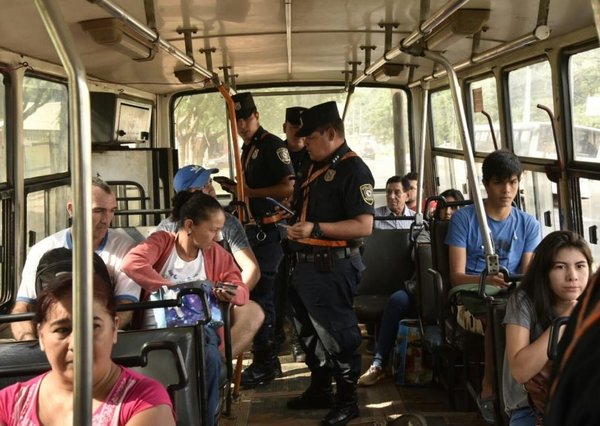 Policía hace controles sobre ruta I - Nacionales - ABC Color