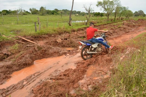 Terrible estado de caminos rurales en Concepción | Paraguay en Noticias 