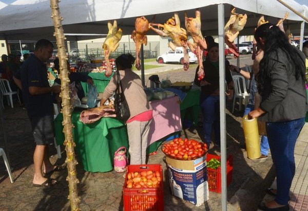 Concurrida feria de alimentos frescos en la Costanera - Nacionales - ABC Color