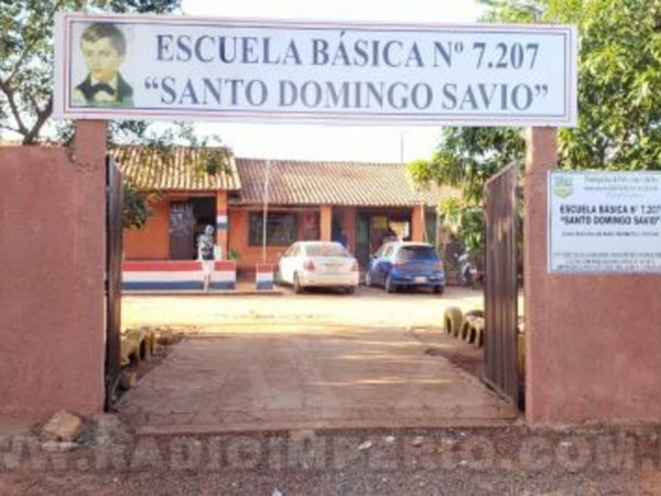Profe le tiró una cartuchera por la cabeza a su alumno