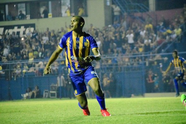 Luqueño vuelve al Vogel, 16 años después | Paraguay en Noticias