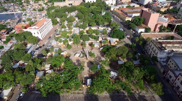Proceden a notificar a familias para despejar plazas frente al Cabildo - 730am - ABC Color