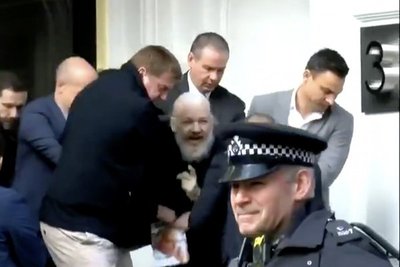 EEUU acusa a Assange de conspirar para acceder a sistemas del gobierno con información clasificada