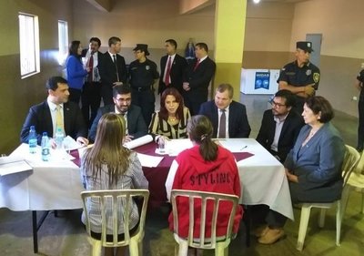 Cuatro Ministros de la Corte visitaron la Penitenciaria Regional de Misiones - Digital Misiones