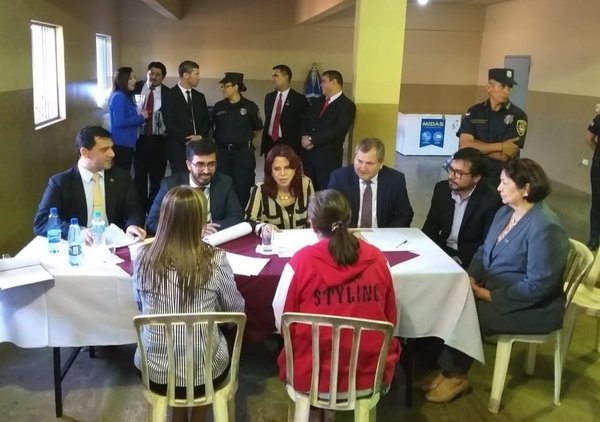 Cuatro Ministros de la Corte visitaron la Penitenciaria Regional de Misiones - Digital Misiones