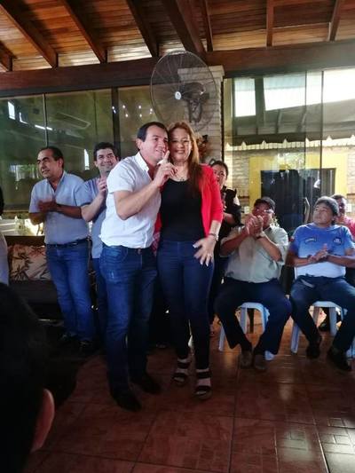 Wilberto y Lilian hicieron el abrazo republicano a cambio de puestos en entes públicos