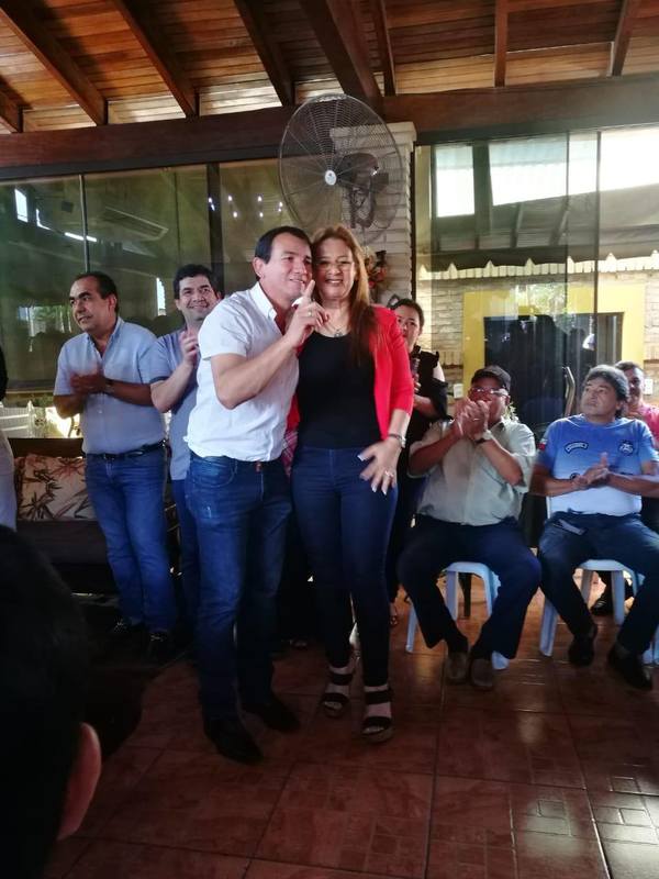 Wilberto y Lilian hicieron el abrazo republicano a cambio de puestos en entes públicos