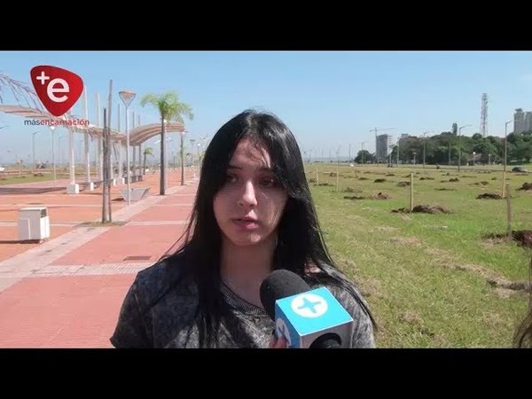 JOVEN LLEGÓ A ENCARNACIÓN PARA CONOCER SOBRE EL USO DE HIDROGEL EN CULTIVOS