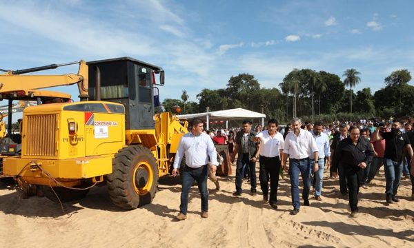 Itaipú invertirá G. 28.000 millones para concluir playa y la costanera de Salto del Guairá