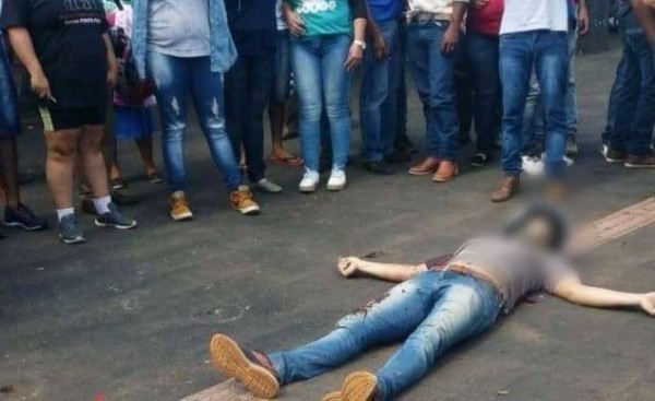 Asesinados por policías luego de asaltar a estudiante