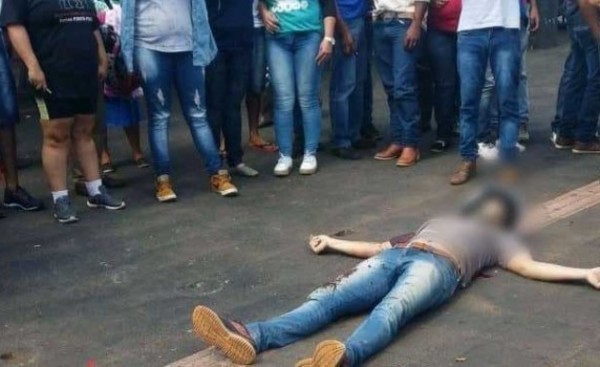 Asesinados por policías luego de asaltar a estudiante