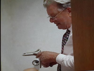 Médico inseminó con su esperma a 49 pacientes