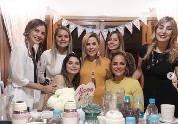 HOY / Karina organizó un baby shower para Lizarella: La ex de su actual