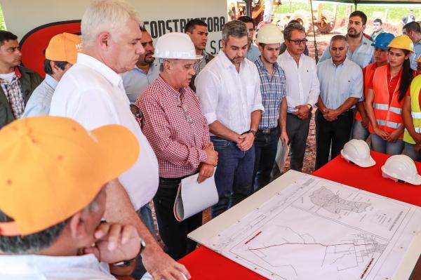 Verifican avances en obras de rehabilitación de caminos vecinales