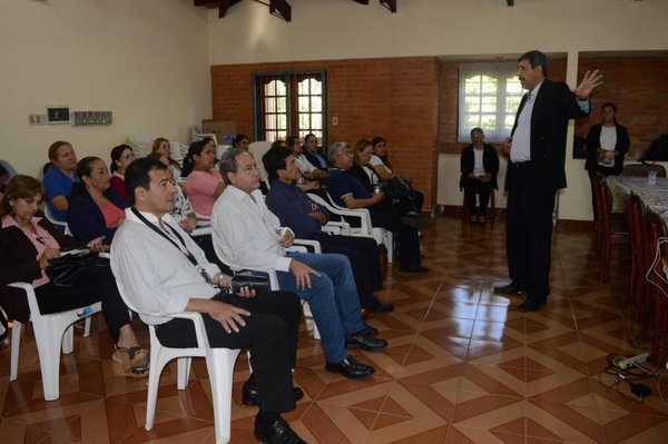 Capacitarán a docentes y alumnos de Ypacaraí | Paraguay en Noticias