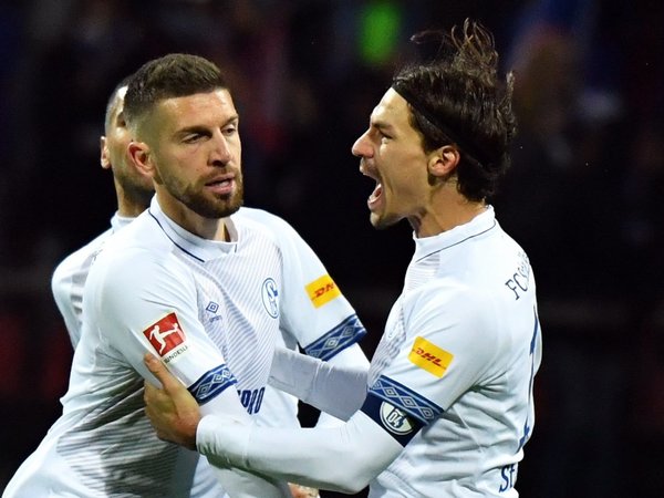 Nastasic acerca al Schalke a la salvación en la Bundesliga