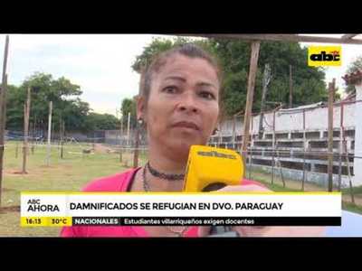 Damnificados se refugian en Deportivo Paraguay - Tv - ABC Color