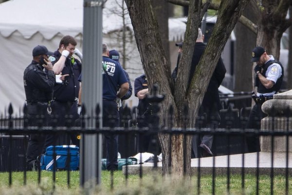 Una persona intenta prenderse fuego frente a la Casa Blanca - Internacionales - ABC Color