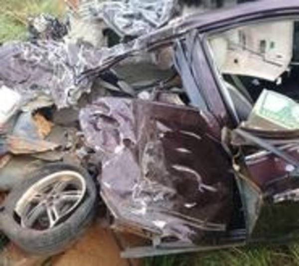Joven muere en violento accidente de tránsito - Paraguay.com
