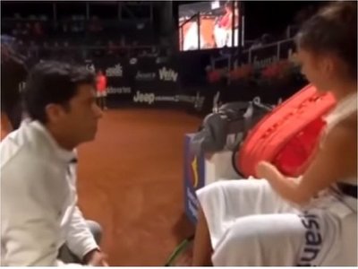 Polémica por humillante regaño de un entrenador a una tenista