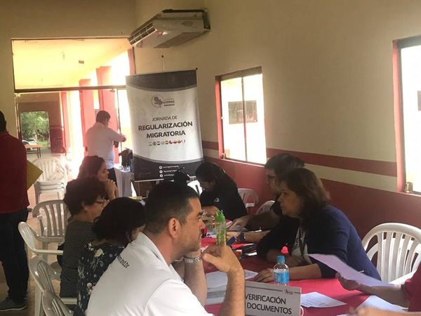 Más de 2000 extranjeros buscan regularizar situación migratoria en el país