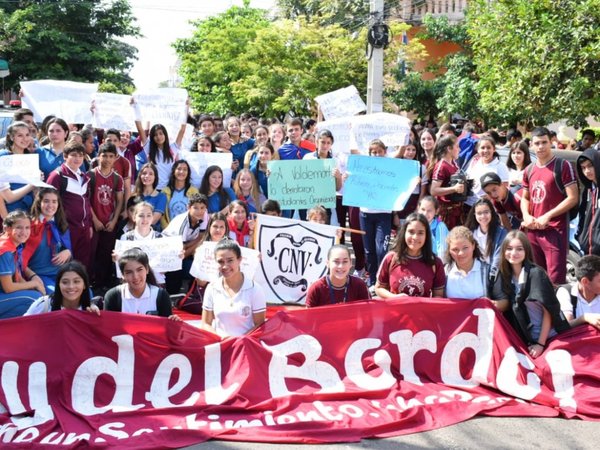 Villarrica: Estudiantes anuncian tomas ante falta de docentes  | Paraguay en Noticias 