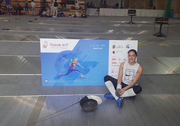 Montserrat Viveros se destacó en el mundial de esgrima