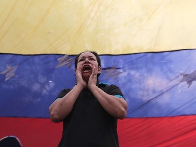 Estados Unidos dice que siempre "evalúa" sanciones a Venezuela