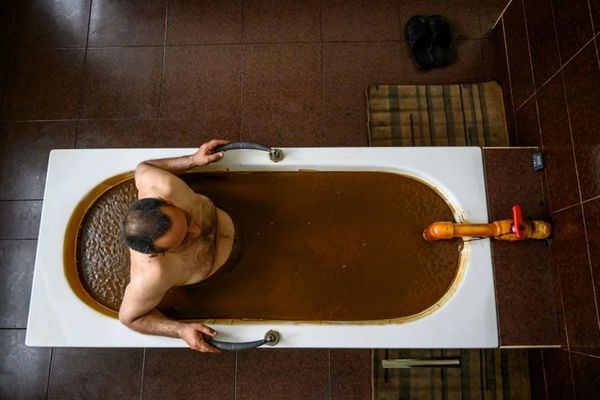 En Azerbaiyán, el petróleo es utilizado para la salud