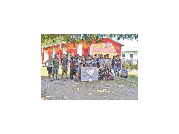 Alumnos ya  llevan 5 días de toma en Puerto Pinasco