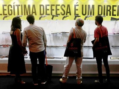 Bolsonaro prepara un decreto para facilitar vida de tenedores de armas