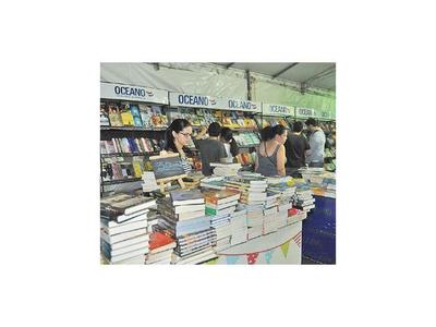Ferias de libros en Turista Róga y Villa Morra proponen variadas actividades