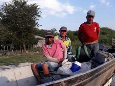 Salió a buscar remedio para su hijo y fue arrastrado por un arroyo