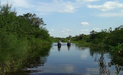 HOY / Salió a buscar remedio para su hijo y quedó atrapado en el agua