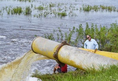 Cierran compuertas en Pilar | Paraguay en Noticias 
