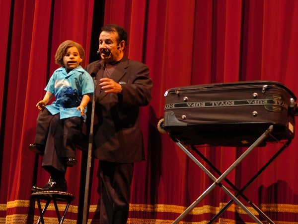 Nizugan se retira de los escenarios y deja a Cachito con su hijo