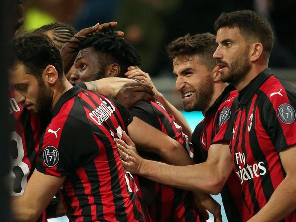 Milan hunde a la Lazio y da un gran paso hacia la Champions