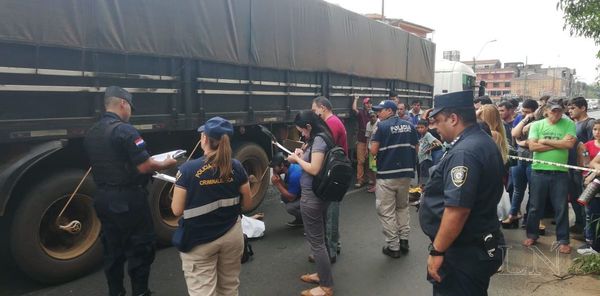 Motociclista muere tras ser arrollado en Asunción