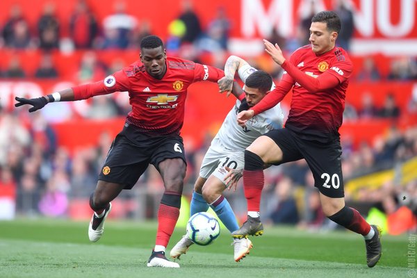 El Manchester United sufre y vence al West Ham en Old Trafford