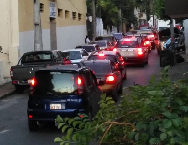 Cerrarán calle para exigir sentido único - Nacionales - ABC Color